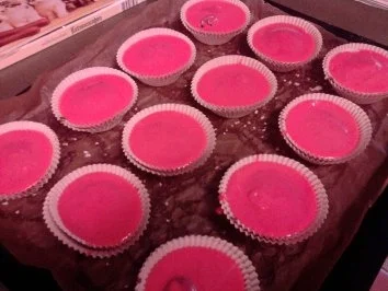 Rosa Biskuit-Muffins mit Puddingkern - Rezept - Bild Nr. 11