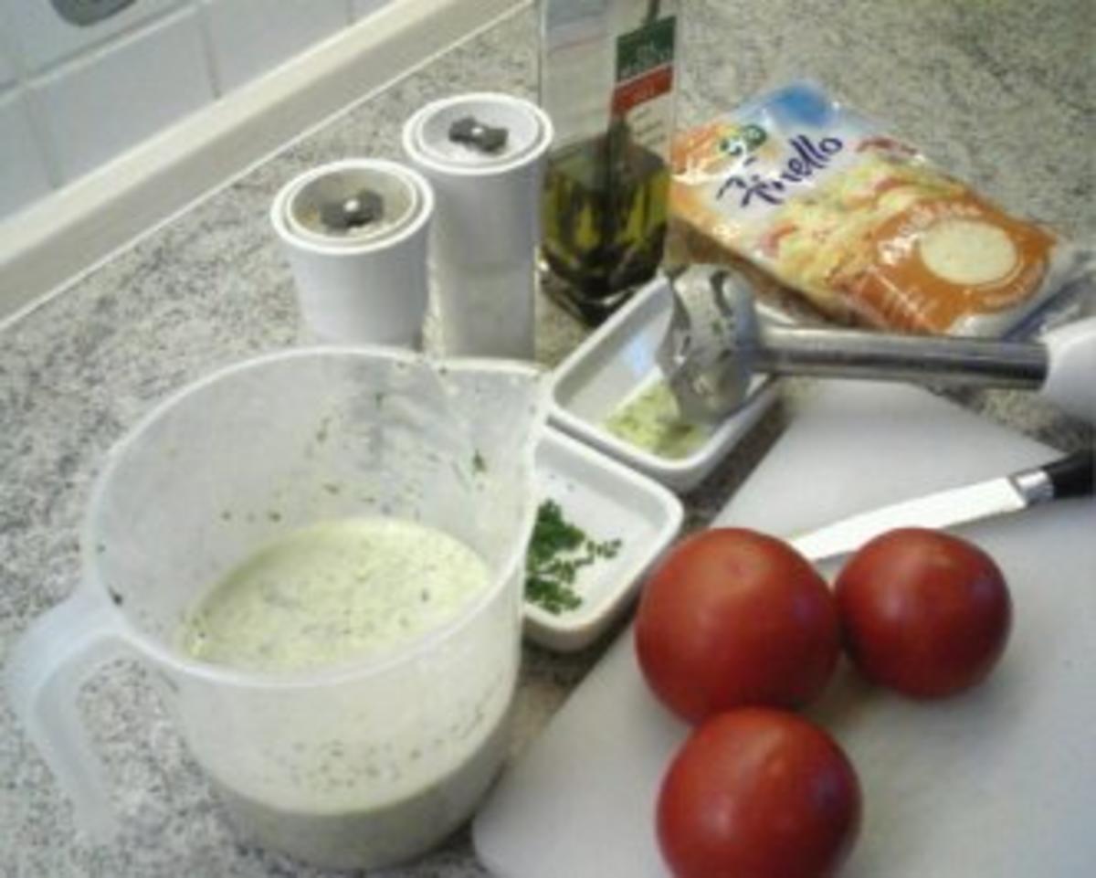 Vegetarisch:  Pfannkuchenturm mit Kräutern und Tomatenfüllung - Rezept - Bild Nr. 2