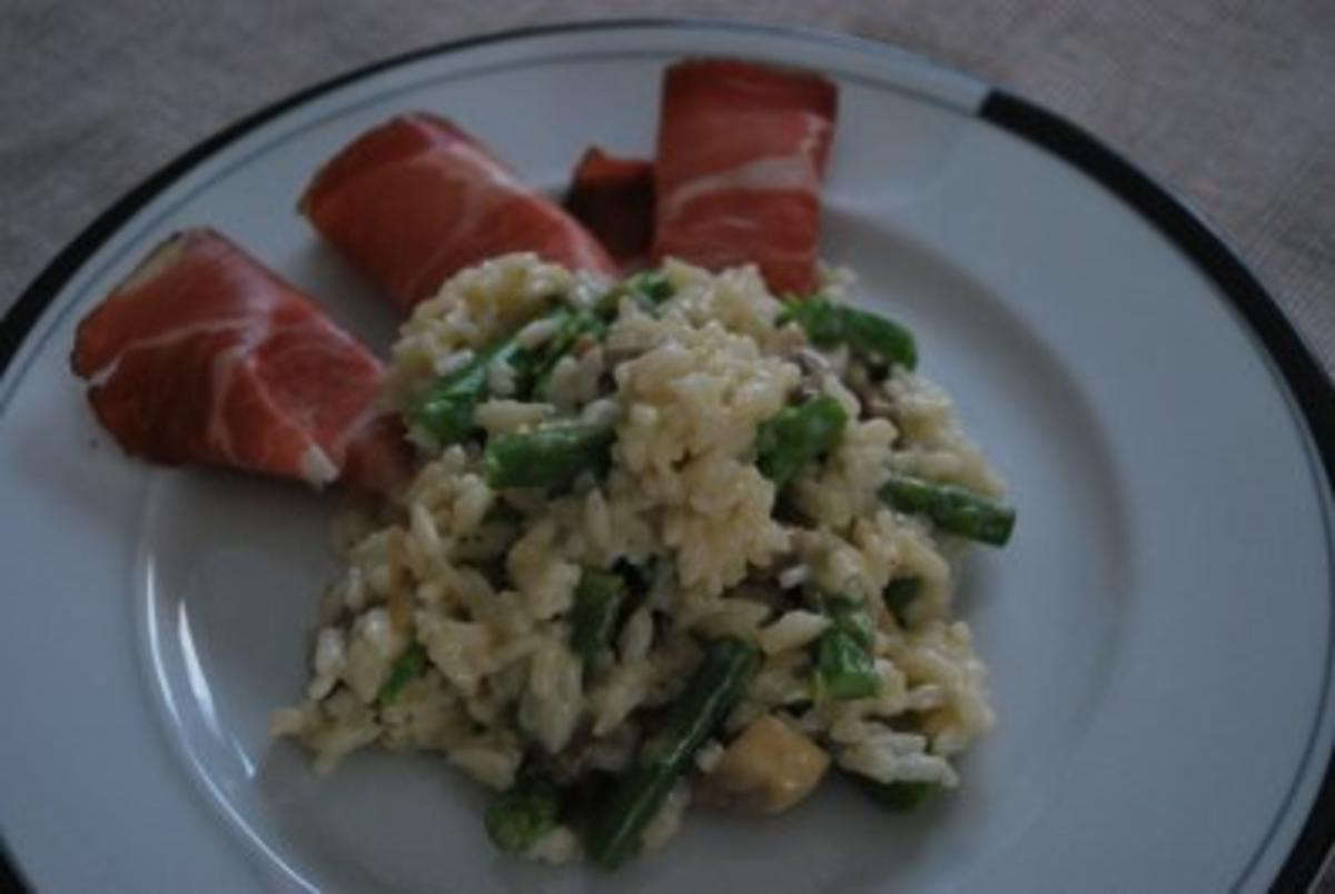 Spargel-Champignon-Risotto mit Tiroler Schinken - Rezept - kochbar.de