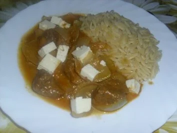 Rindergulasch mit Feta-Käse ~ Stifatho me feta - Rezept