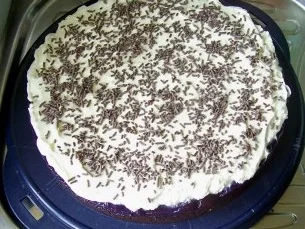 Backen: Herrentorte mit Sauerkirschen - Rezept