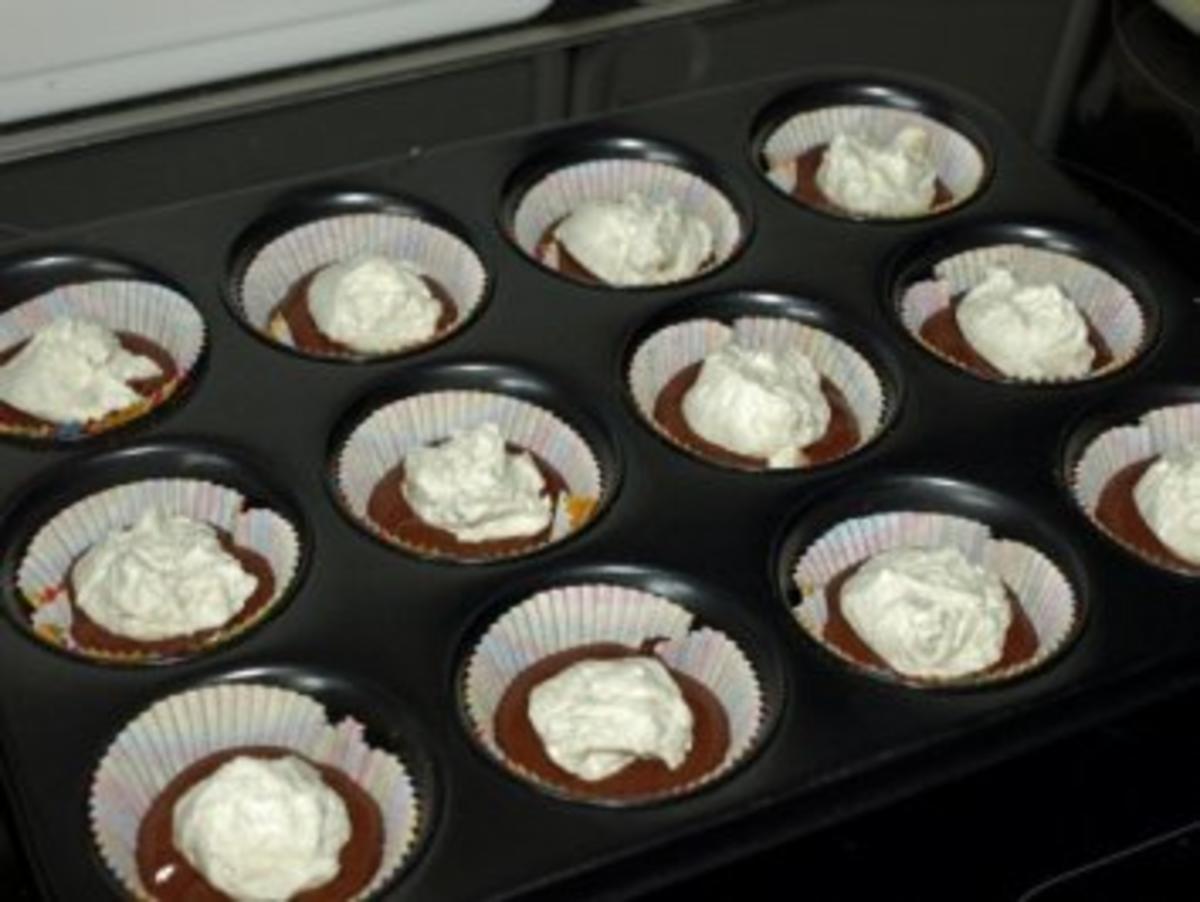 Bilder für Kuchen: Schoko-Frischkäse-Muffins - Rezept