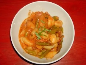 Resteverwertung oder Gnocchi mit grünem Spargel in Tomatensauce - Rezept