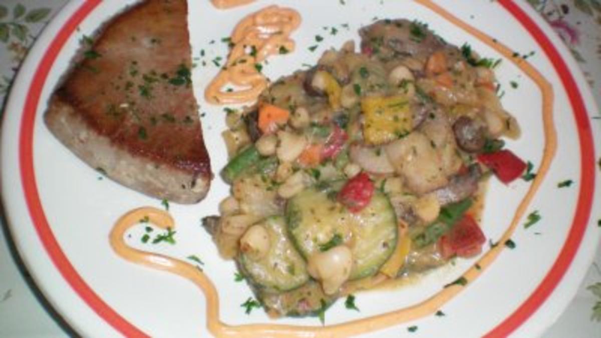 Bilder für Bohnen- Gemüse- Pfanne mit Thunfischsteak - Rezept