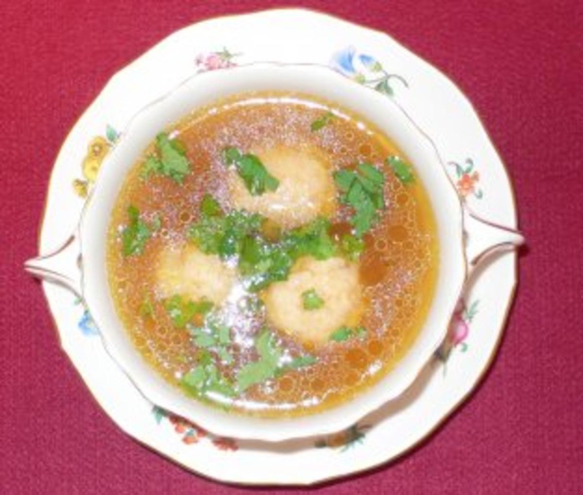 Rindfleischsuppe Mit Markklosschen Rezept Kochbar De