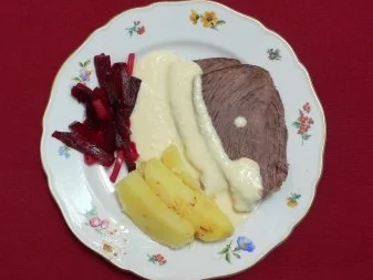 Rezept: Rinderbrust mit Meerrettichsoße und Salzkartoffeln Bild Nr. 2 Rinderbrust mit Meerrettichsoße und Salzkartoffeln - Rezept - Bild Nr. 2
