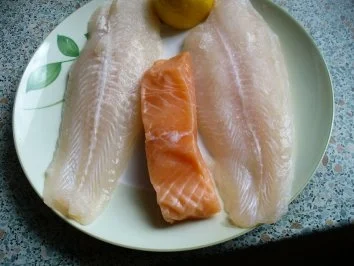 Lachswürfel auf paniertem Pangasiusfilet - Rezept - Bild Nr. 2