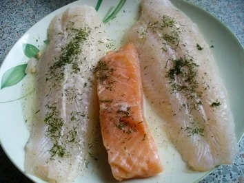 Lachswürfel auf paniertem Pangasiusfilet - Rezept - Bild Nr. 3