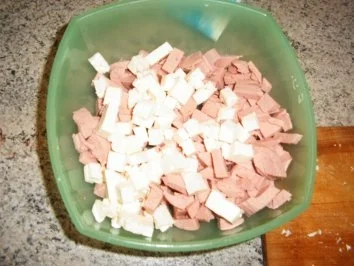 Rezept: Wurst-Fetasalat Bild Nr. 2 Wurst-Fetasalat - Rezept - Bild Nr. 2