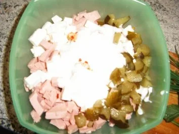 Rezept: Wurst-Fetasalat Bild Nr. 4 Wurst-Fetasalat - Rezept - Bild Nr. 4