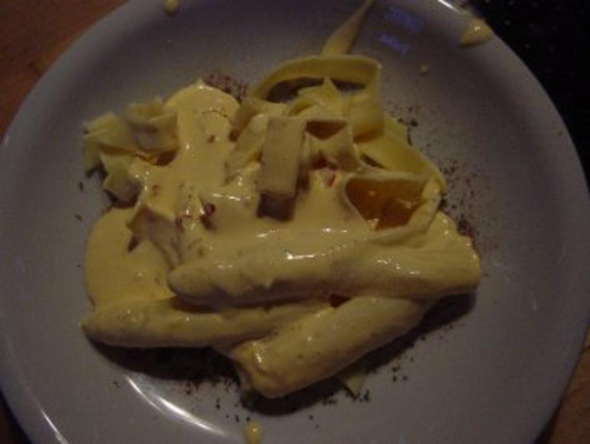 Lachs Spargel Mit Chili Hollandaise Und Bandnudeln Rezept Kochbar De