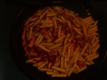 Nudelgerichte: Nudeln mit Sosse Amatriciana - Rezept