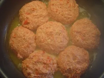 Rezept: Paprika-Frikadellen mit Kräuterquark Bild Nr. 4 Paprika-Frikadellen mit Kräuterquark - Rezept - Bild Nr. 4