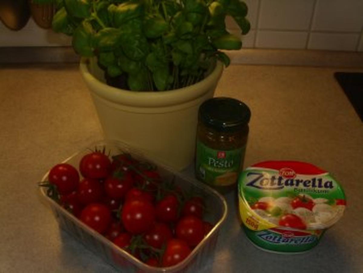Buffets: Tomaten-Mozzarella-Spieße - Rezept - Bild Nr. 2