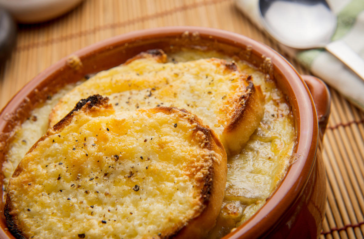 Frische Zwiebelsuppe französischer Art - Rezept - kochbar.de