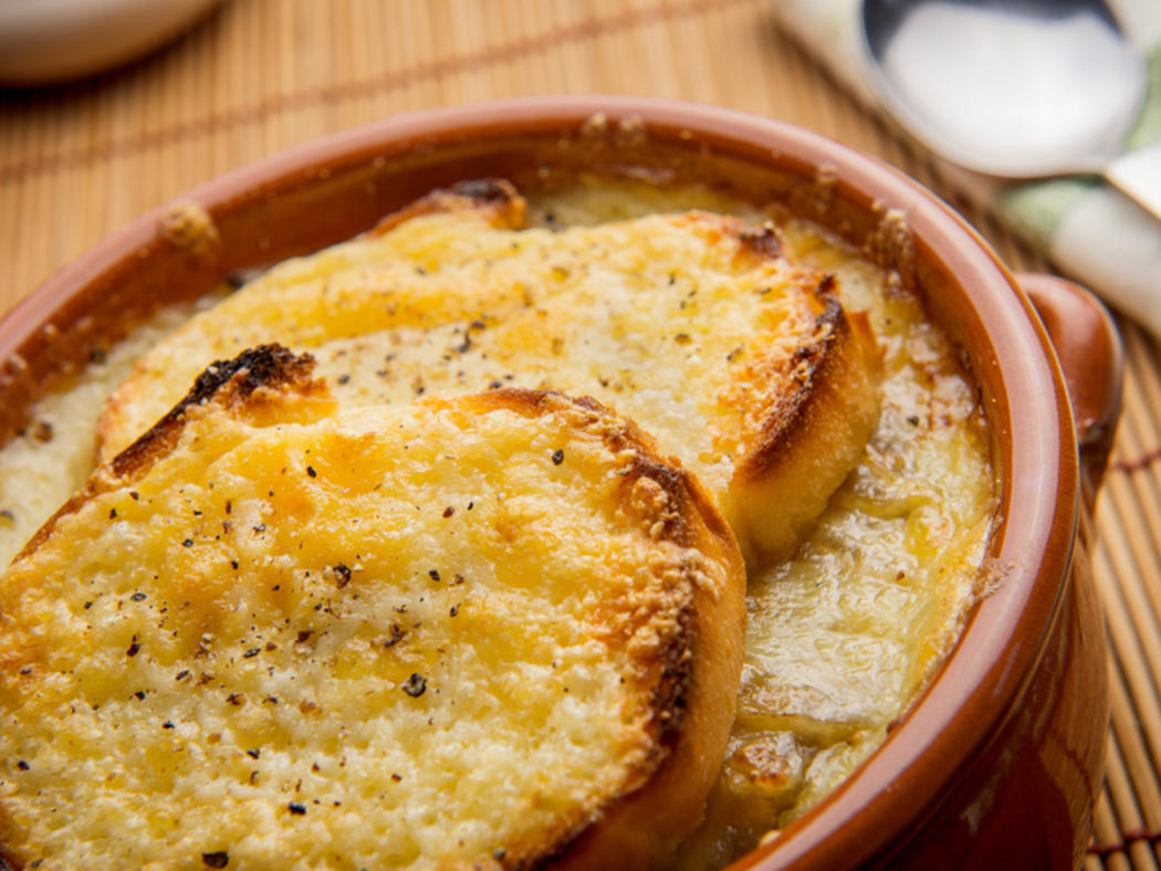 Frische Zwiebelsuppe französischer Art - Rezept - kochbar.de