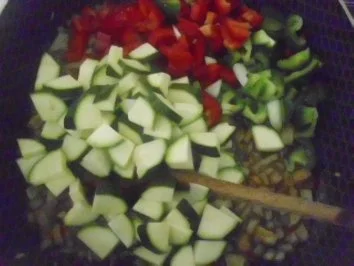 Hähnchenkeulen im Gemüsenest ~ SEBZELI TAVUK BUDU - Rezept - Bild Nr. 6