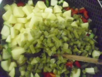 Hähnchenkeulen im Gemüsenest ~ SEBZELI TAVUK BUDU - Rezept - Bild Nr. 7