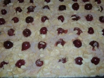 Kuchen : Kirschkuchen vom Blech....für Irsima 60 zum KB- Jubi...und Christa  am 27. - Rezept - Bild Nr. 4