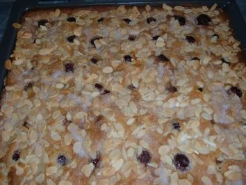 Kuchen : Kirschkuchen vom Blech....für Irsima 60 zum KB- Jubi...und Christa  am 27. - Rezept - Bild Nr. 5