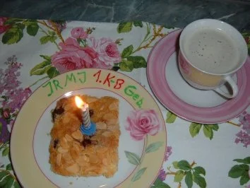 Kuchen : Kirschkuchen vom Blech....für Irsima 60 zum KB- Jubi...und Christa  am 27. - Rezept