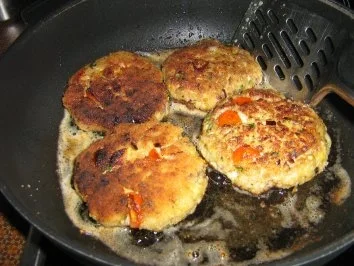 Rezept: Putenfleischküchle auf Champignon-Curry-Sauce an Langkorneis Bild Nr. 5 Putenfleischküchle auf Champignon-Curry-Sauce an Langkorneis - Rezept - Bild Nr. 5