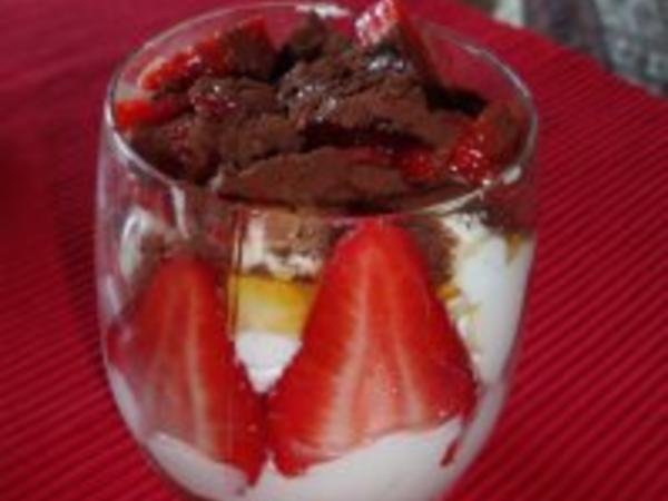 Erdbeer-Quark-Dessert - Rezept mit Bild - kochbar.de