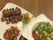 Rezept: Rumpsteak mit Zwiebeln, Champignons und Kartoffelwürfeln Rumpsteak mit Zwiebeln, Champignons und Kartoffelwürfeln - Rezept
