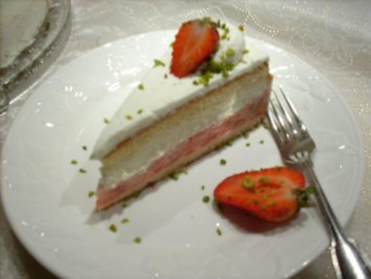 Rhabarbertorte mit Erdbeeren - Rezept - Bild Nr. 3