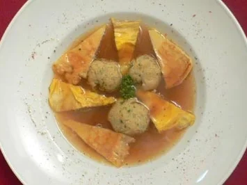 Rezept: Rinderconsommé mit dreierlei Einlagen Bild Nr. 9 Rinderconsommé mit dreierlei Einlagen - Rezept - Bild Nr. 9