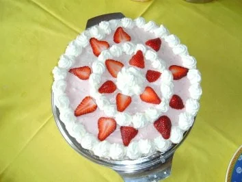 Rezept: Schnelle Erdbeertorte Schnelle Erdbeertorte - Rezept