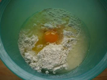 Rezept: Bayerischer Apfelstrudel Bild Nr. 3 Bayerischer Apfelstrudel - Rezept - Bild Nr. 3