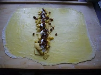 Rezept: Bayerischer Apfelstrudel Bild Nr. 11 Bayerischer Apfelstrudel - Rezept - Bild Nr. 11