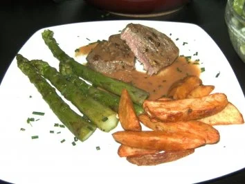Rezept: Rindsfilet mit Spargel Rindsfilet mit Spargel - Rezept