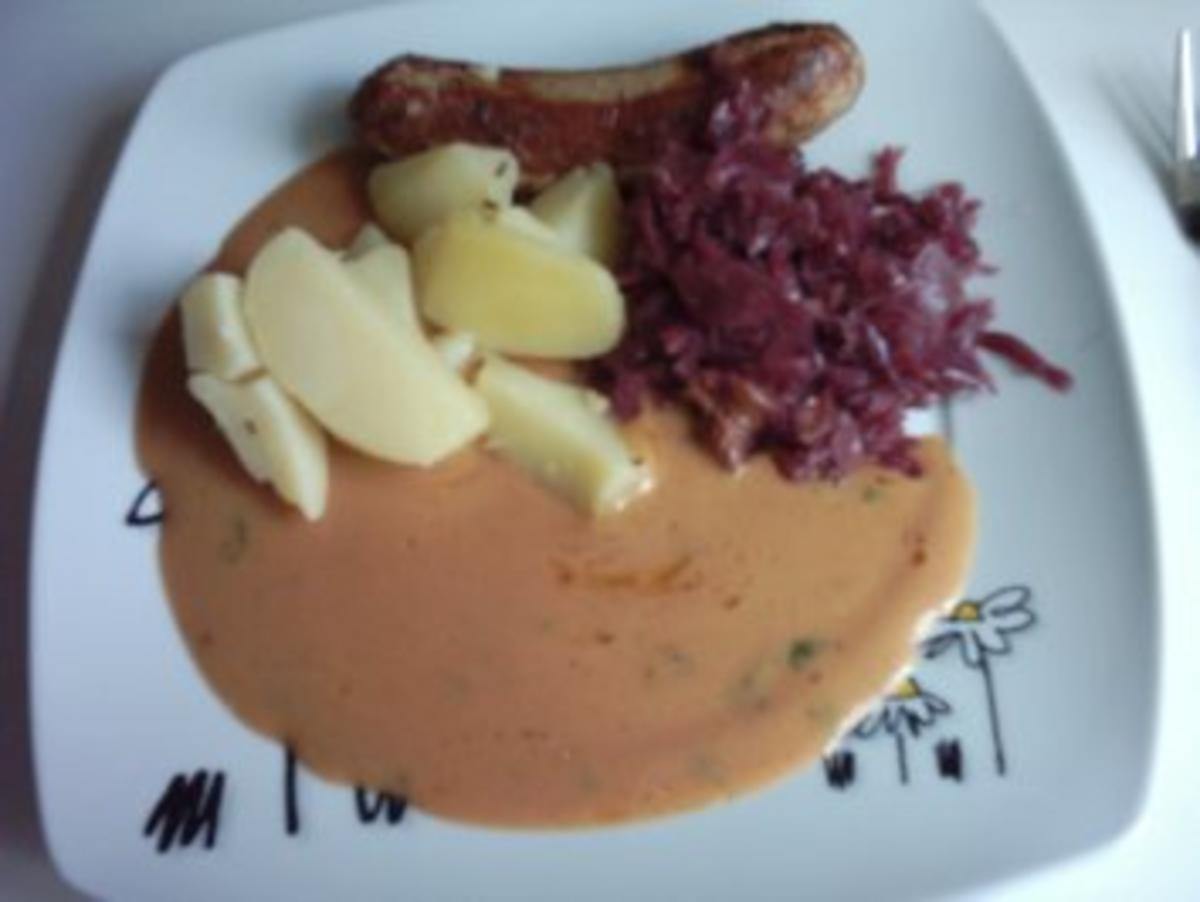 Bratwurst, Rahmsoße mit Basilikum, Apfelrotkohl und Kümmel-Salzkartoffeln - Rezept - Bild Nr. 5
