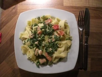 Bandnudeln mit Lachs - Rezept