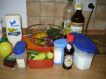 Schlanke Asiatin mit der Zunge berührt - Rezept