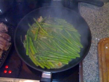 Rezept: gegrillte Zunge auf grünen Spargel Bild Nr. 3 gegrillte Zunge auf grünen Spargel - Rezept - Bild Nr. 3