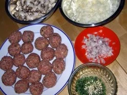 Rezept: Tagiatelle mit Hackbällchen-Pilz-Sauce Bild Nr. 5 Tagiatelle mit Hackbällchen-Pilz-Sauce - Rezept - Bild Nr. 5