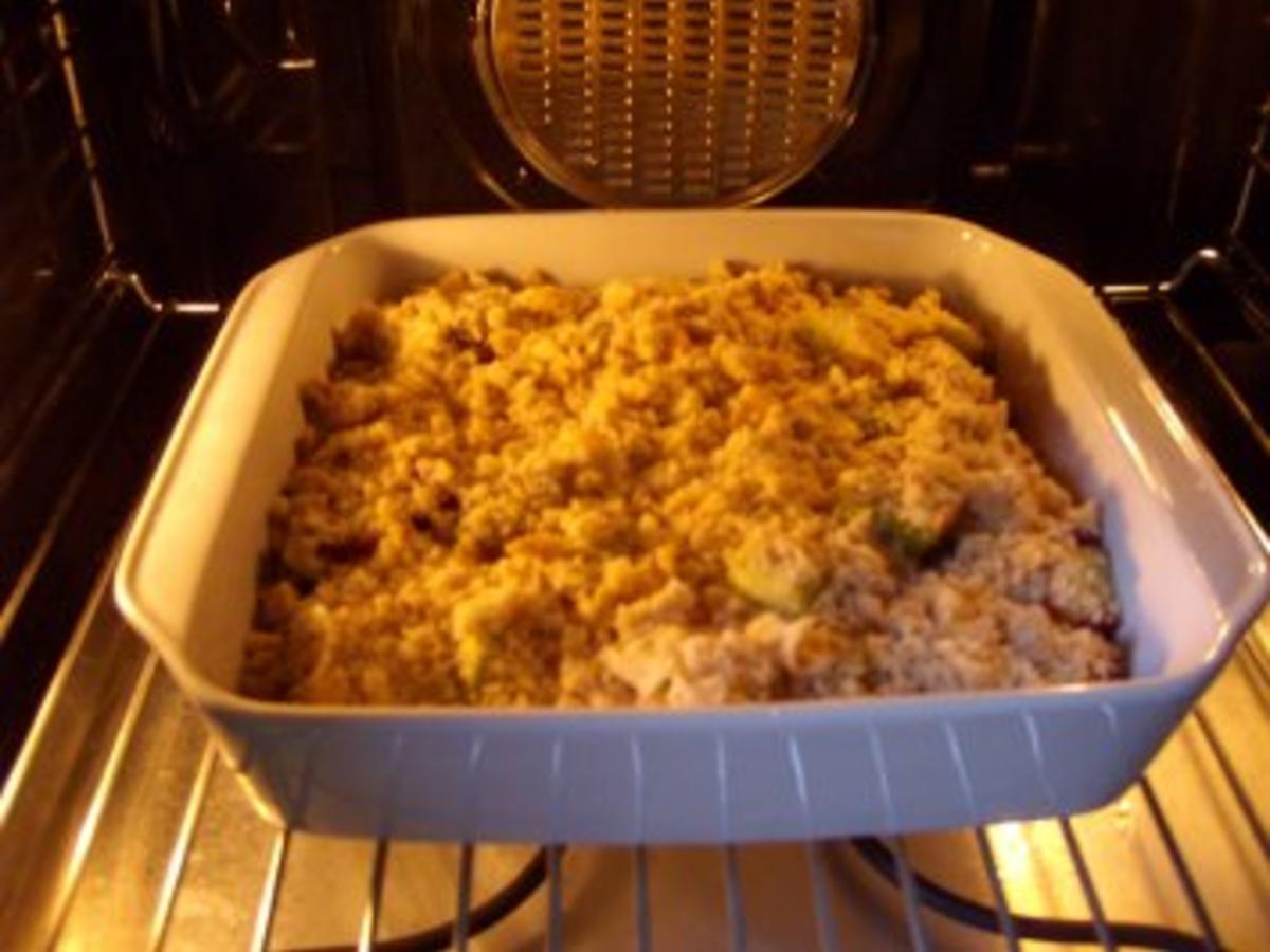 Rhabarber-Himbeer-Crumble - Rezept mit Bild - kochbar.de