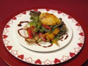 Argentinische Empanadas auf Paprikasalat - Rezept