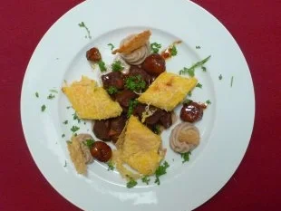 Wildgulasch mit Pastinaken-Mousseline und Polentarauten - Rezept - Bild Nr. 2