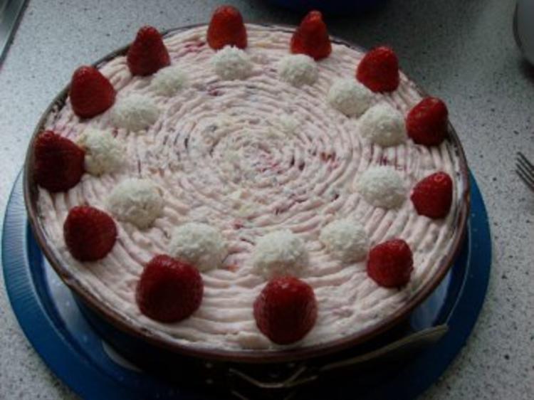 Erdbeer-Raffaello-Torte - Rezept mit Bild - kochbar.de