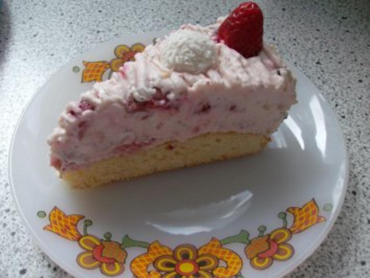 Erdbeer-Raffaello-Torte - Rezept - Bild Nr. 10