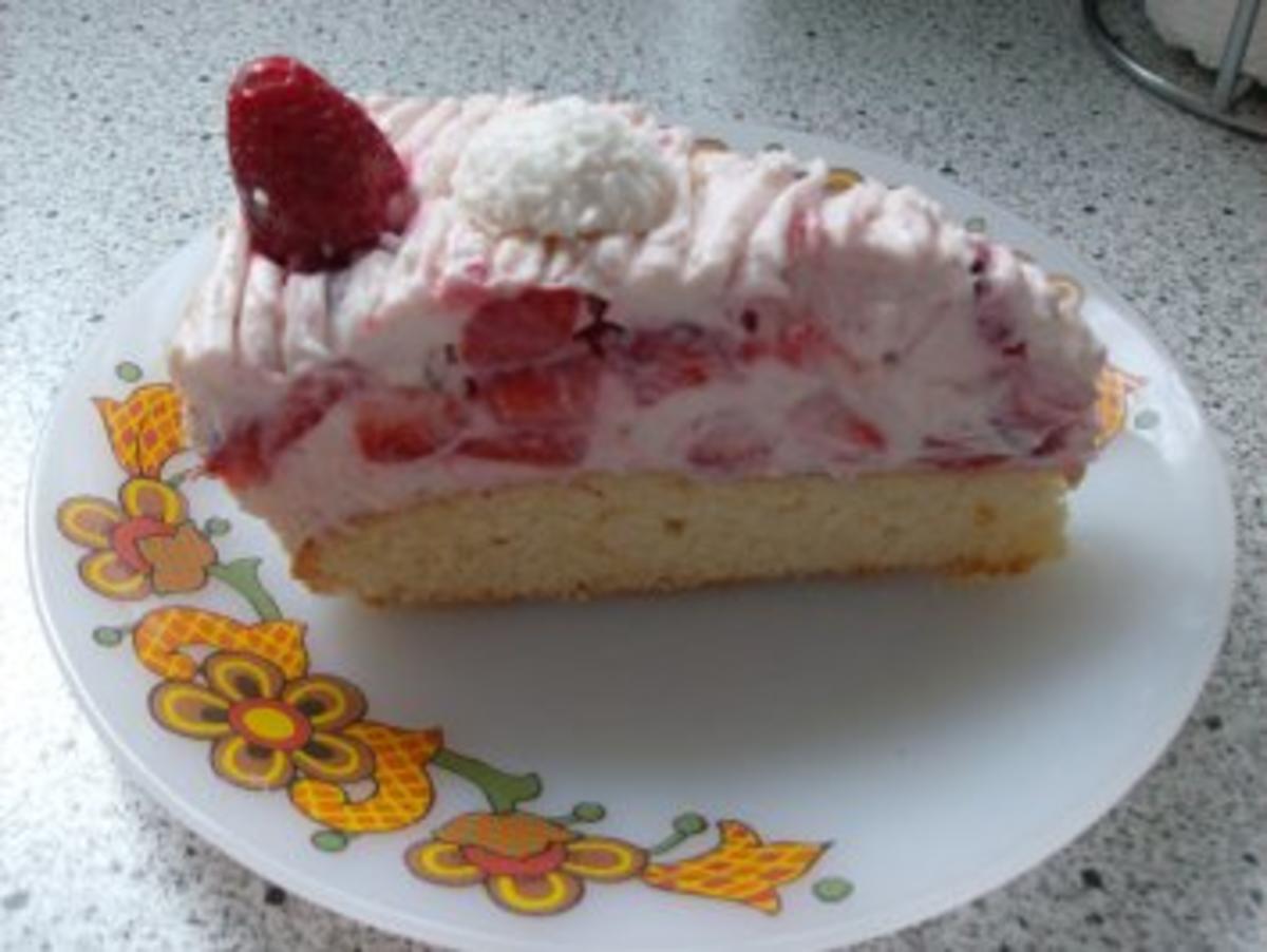 Erdbeer-Raffaello-Torte - Rezept - Bild Nr. 11