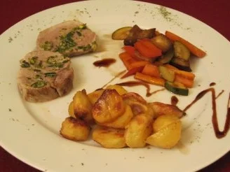 Schweinefilet gratiniert mit Rosmarin-Pistazien in Butterkruste - Rezept - Bild Nr. 2