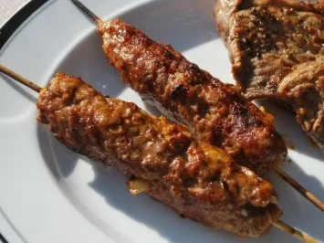 Annis würzig-scharfe Hackspieße vom Grill - Rezept