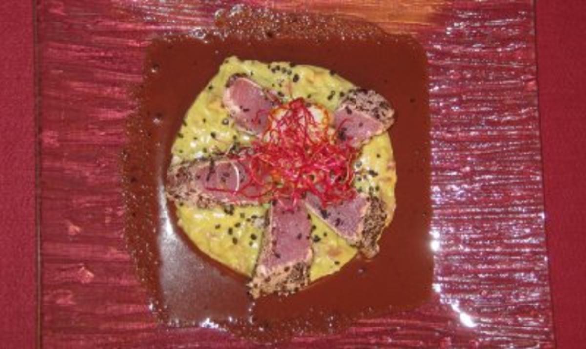 Tunfisch mit Jakobsmuschel auf Avocadocreme mit Schokoladensoße - Rezept - Bild Nr. 2