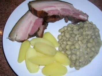 Rezept: Dicke Bohnen mit Speck - deftige Hausmannskost + das Lieblingsessen meines Mannes Bild Nr. 2 Dicke Bohnen mit Speck - deftige Hausmannskost + das Lieblingsessen meines Mannes - Rezept - Bild Nr. 2