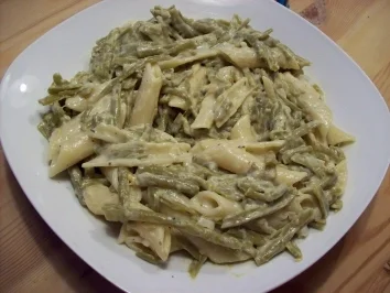 Nudeln mit Bohnen in Senf-Sahne-Soße - Rezept